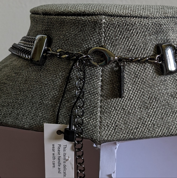 WHBM Classy Statement Necklace - Picture 5 of 5